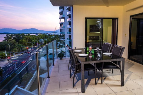 Jack And Newell Holiday Apartments - Tourism Gold Coast 33
