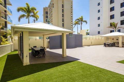 Jack And Newell Holiday Apartments - Tourism Gold Coast 5