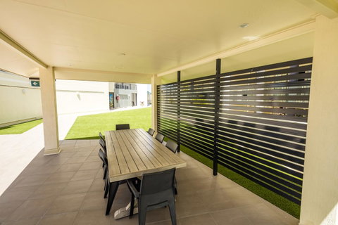 Jack And Newell Holiday Apartments - Tourism Gold Coast 6