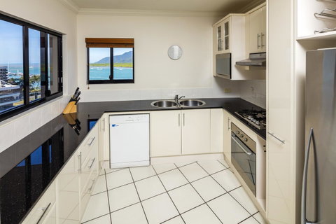 Jack And Newell Holiday Apartments - Tourism Gold Coast 34