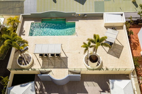 Jack And Newell Holiday Apartments - Tourism Gold Coast 4