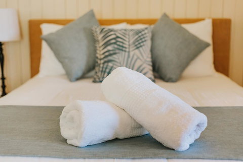 Apple Blossom Cottages - Tourism Gold Coast 12