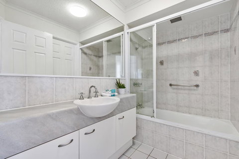 Dockside Apartments Mooloolaba - Tourism Gold Coast 9