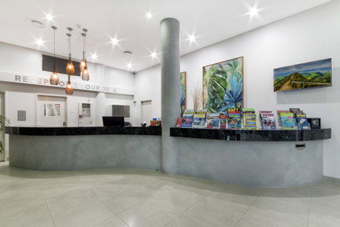 Sunshine Tower Hotel - Tourism Gold Coast 24