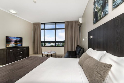 Sunshine Tower Hotel - Tourism Gold Coast 9