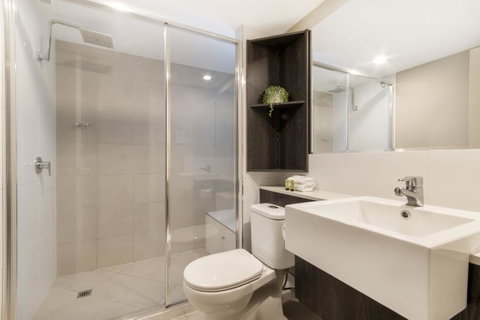 Sunshine Tower Hotel - Tourism Gold Coast 7