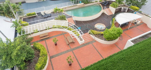Sunshine Tower Hotel - Tourism Gold Coast 22