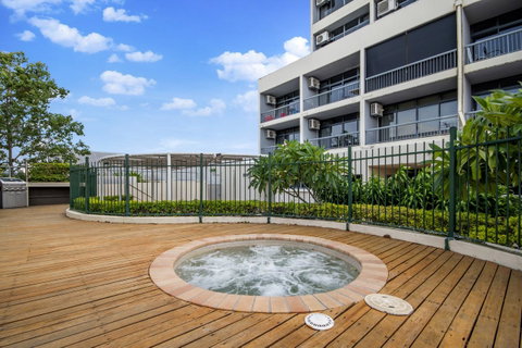 Sunshine Tower Hotel - Tourism Gold Coast 13