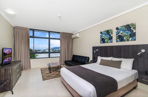 Sunshine Tower Hotel - Tourism Gold Coast 5
