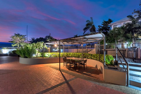 Sunshine Tower Hotel - Tourism Gold Coast 15
