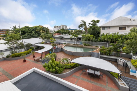 Sunshine Tower Hotel - Tourism Gold Coast 17