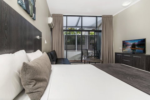 Sunshine Tower Hotel - Tourism Gold Coast 18