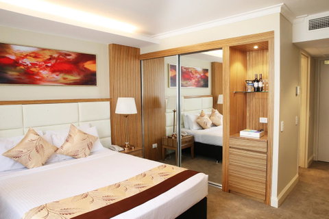 Hotel Diana - Tourism Gold Coast 32