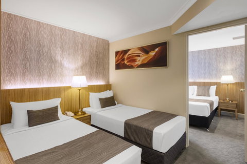 Hotel Diana - Tourism Gold Coast 26