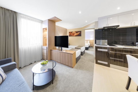 Hotel Diana - Tourism Gold Coast 35