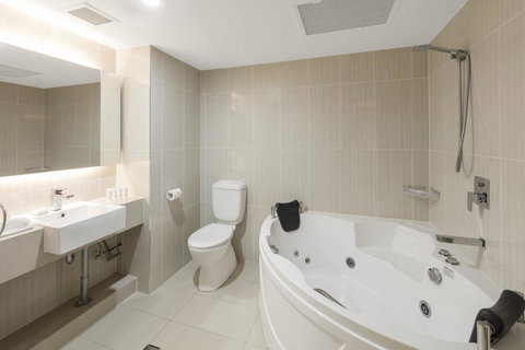 Hotel Diana - Tourism Gold Coast 24
