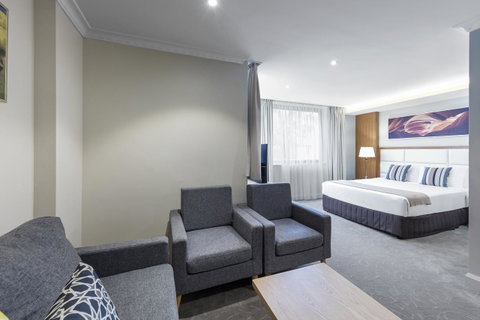 Hotel Diana - Tourism Gold Coast 37