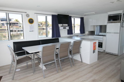 Coomera Houseboats - Gold Coast 16
