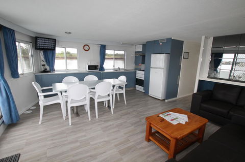 Coomera Houseboats - Gold Coast 5
