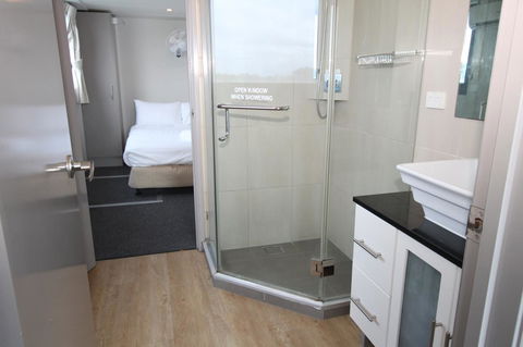 Coomera Houseboats - Gold Coast 23