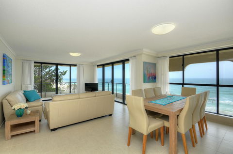Spindrift On The Beach - Absolute Beachfront - Tourism Gold Coast 43