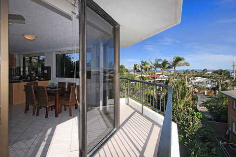 Spindrift On The Beach - Absolute Beachfront - Tourism Gold Coast 38