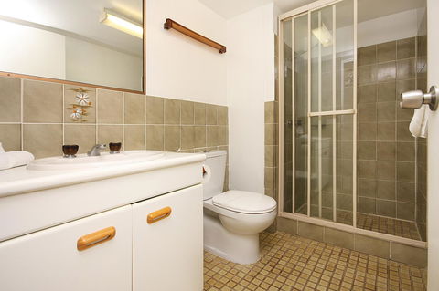 Spindrift On The Beach - Absolute Beachfront - Tourism Gold Coast 41