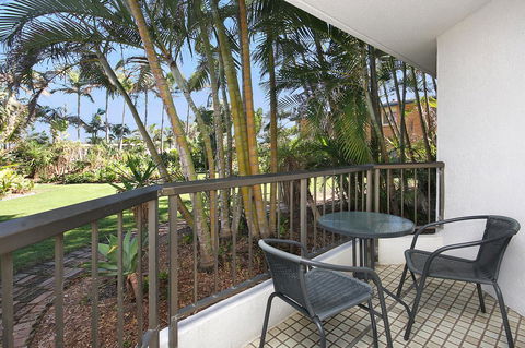 Spindrift On The Beach - Absolute Beachfront - Tourism Gold Coast 26