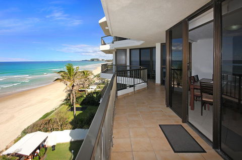 Spindrift On The Beach - Absolute Beachfront - Tourism Gold Coast 17