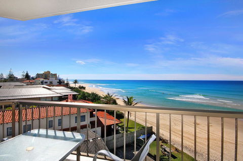 Spindrift On The Beach - Absolute Beachfront - Tourism Gold Coast 15