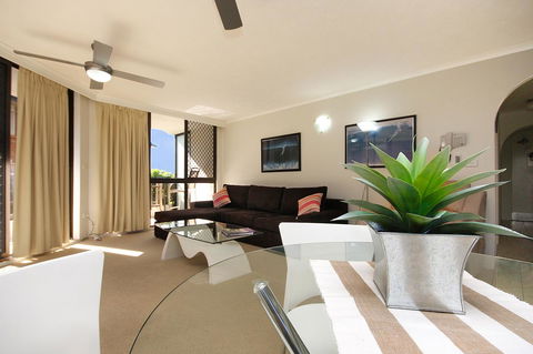 Spindrift On The Beach - Absolute Beachfront - Tourism Gold Coast 8