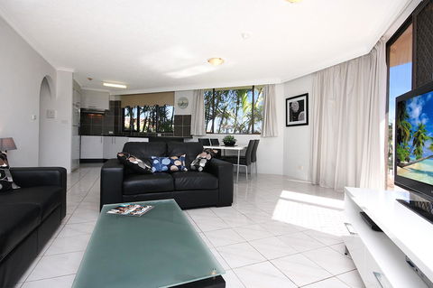 Spindrift On The Beach - Absolute Beachfront - Tourism Gold Coast 33