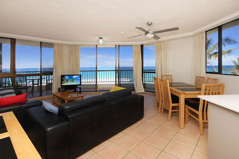 Spindrift On The Beach - Absolute Beachfront - Tourism Gold Coast 7