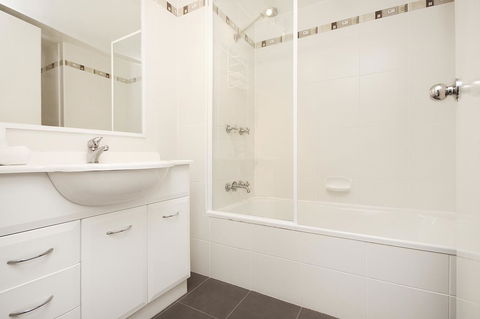 Spindrift On The Beach - Absolute Beachfront - Tourism Gold Coast 34