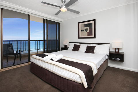 Spindrift On The Beach - Absolute Beachfront - Tourism Gold Coast 5