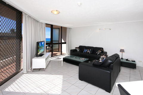 Spindrift On The Beach - Absolute Beachfront - Tourism Gold Coast 36