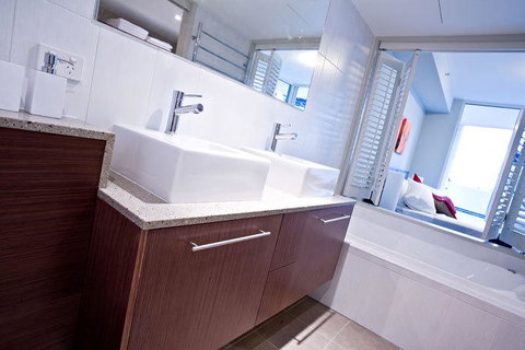 Lanai Riverside Apartments - Gold Coast 17