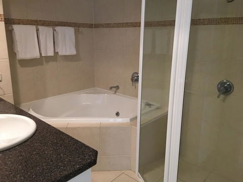 The Penthouses Apartments - Tourism Gold Coast 38