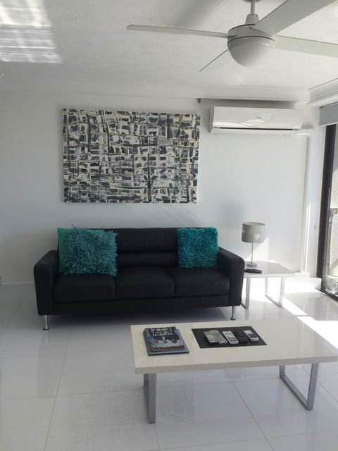 Surfers Century Oceanside Apartments - Tourism Gold Coast 27