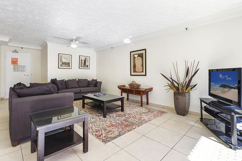 Surfers Century Oceanside Apartments - Tourism Gold Coast 6