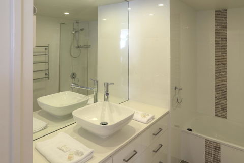 Surfers Century Oceanside Apartments - Tourism Gold Coast 38