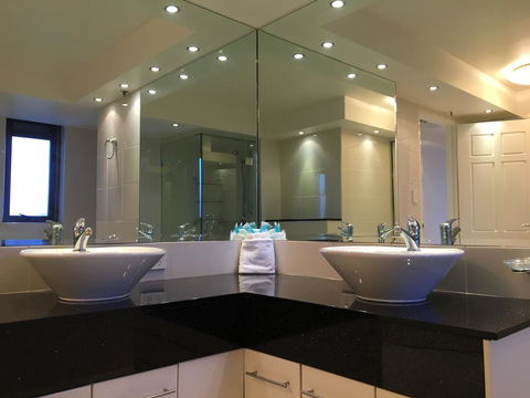 Surfers Century Oceanside Apartments - Tourism Gold Coast 23