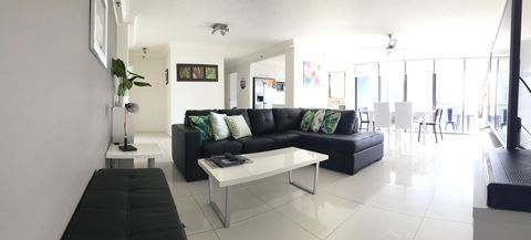 Surfers Century Oceanside Apartments - Tourism Gold Coast 25