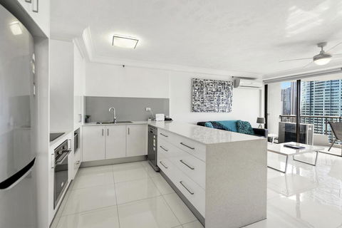 Surfers Century Oceanside Apartments - Tourism Gold Coast 14