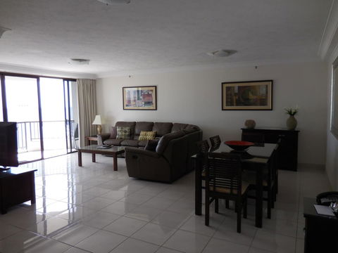 Surfers Century Oceanside Apartments - Tourism Gold Coast 41
