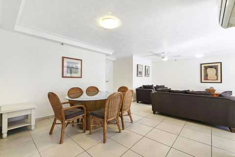 Surfers Century Oceanside Apartments - Tourism Gold Coast 8