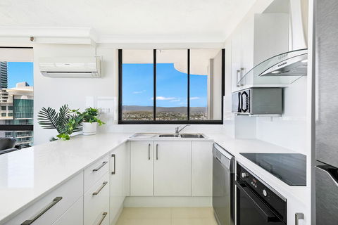 Beachcomber Holiday Apartment - Tourism Gold Coast 8