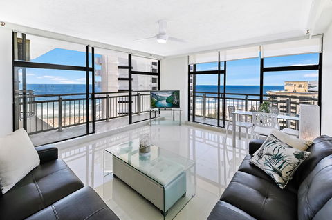 Beachcomber Holiday Apartment - Tourism Gold Coast 7