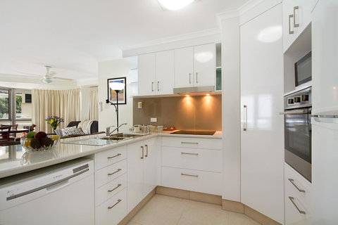 Rainbow Bay Resort Holiday Apartments - Tourism Gold Coast 4