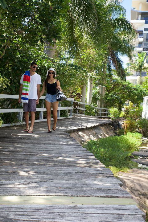 Surfers Mayfair - Tourism Gold Coast 7